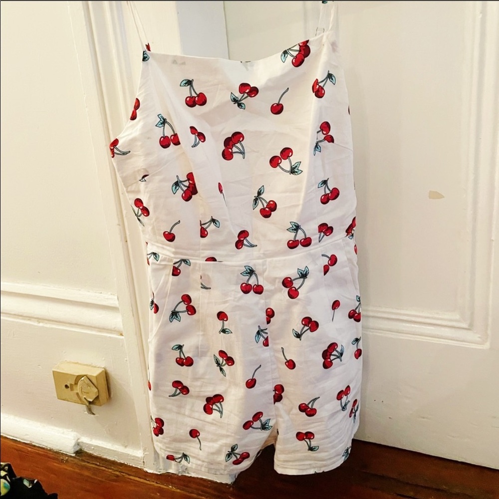 Superdown Romper - Picture 4 of 5